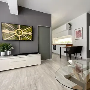 luxury-low-cost-apartment-in-the-heart-of-santa-cruz-de.adeje-hotels.com/